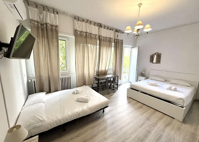 A Quattro Passi Da 게스트하우스 4*