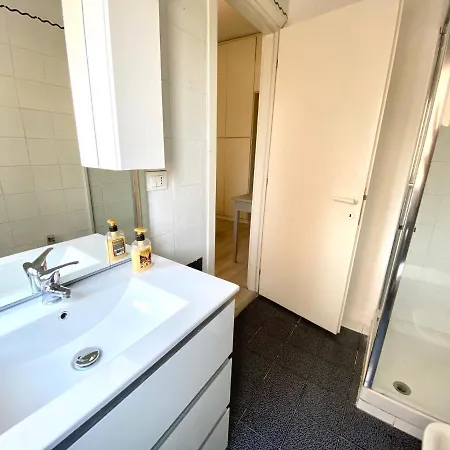 Guest house A Quattro Passi Da 4*